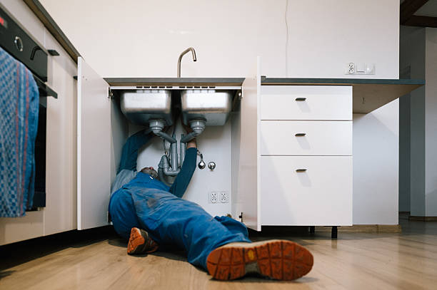Professional Leak Detection technician working in Mechanicstown, OH